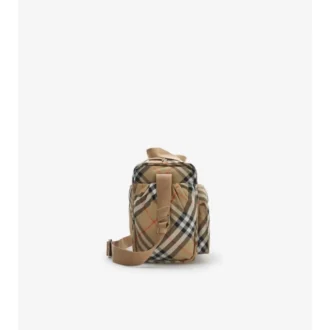 baby wickeltasche mit karomuster 2 1 330x330 - Baby-Wickeltasche mit Karomuster