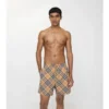 Badehose mit Karomuster