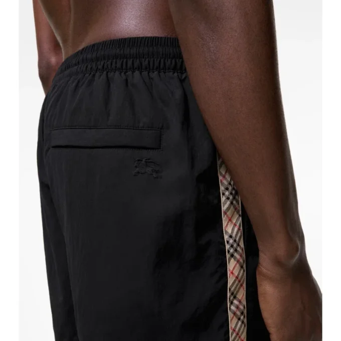 Badehose mit Karomuster