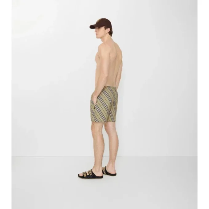 Badehose mit Karomuster