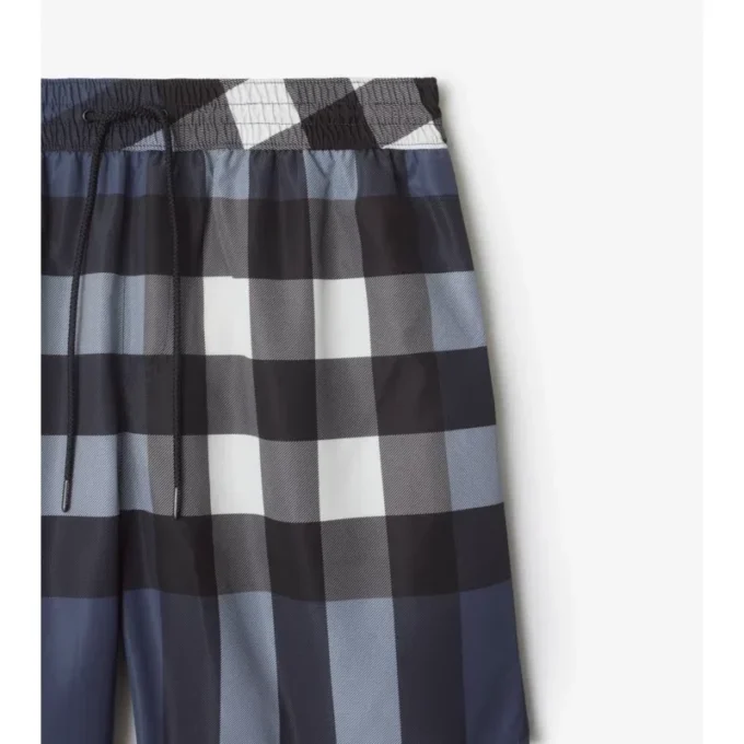 Badehose mit Karomuster