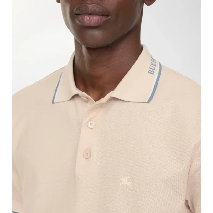 Baumwoll-Poloshirt mit Logo am Kragen