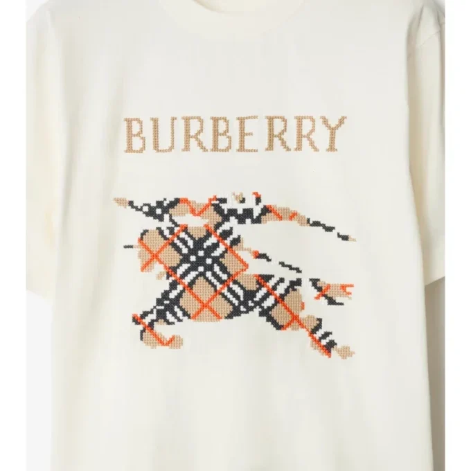 Baumwoll-T-Shirt mit Kreuzstich-Motiv der EKD