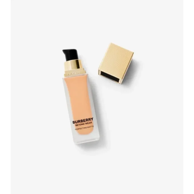 Beyond Wear Perfecting Matte Foundation – 45 Light Warm