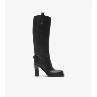 Cavalier-Stiefel mit Absatz aus Leder