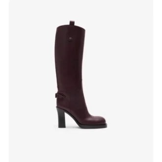 Cavalier-Stiefel mit Absatz aus Leder