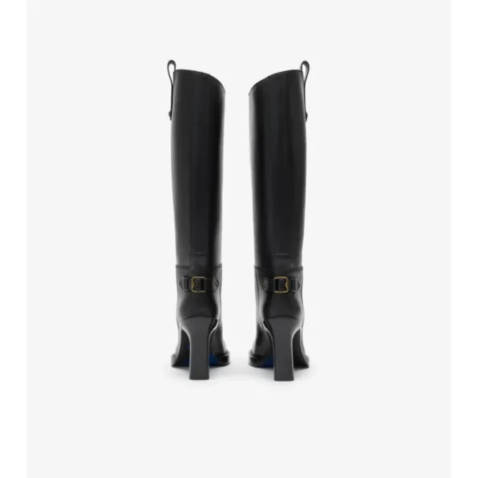 Cavalier-Stiefel mit Absatz aus Leder