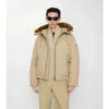 Gabardine-Kapuzenjacke mit Lammfellbesatz