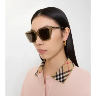 Karierte Sonnenbrille mit Gravur 