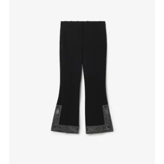Kurze, bestickte, ausgestellte Hose aus Woll-Seide