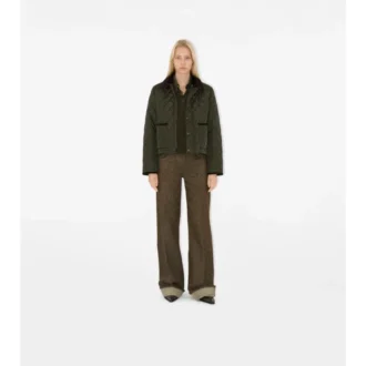 Kurze, gesteppte Nylonjacke