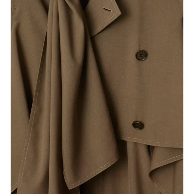 Langer Seiden-Trenchcoat
