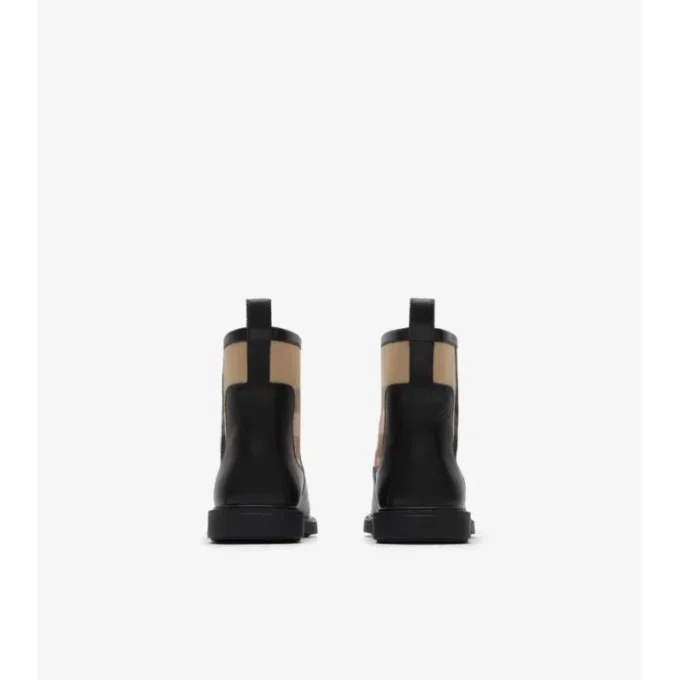 Lederstiefel mit Karomuster
