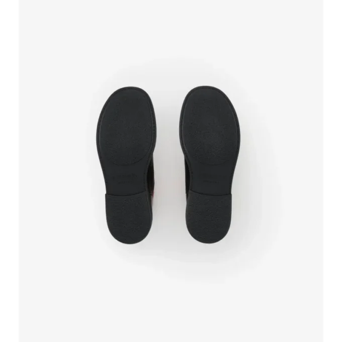 Lederstiefel mit Karomuster