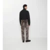 Maßgeschneiderte Hose aus Weinreben-Samt