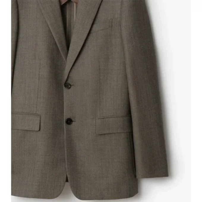 Maßgeschneiderte Jacke aus Sharkskin-Wolle