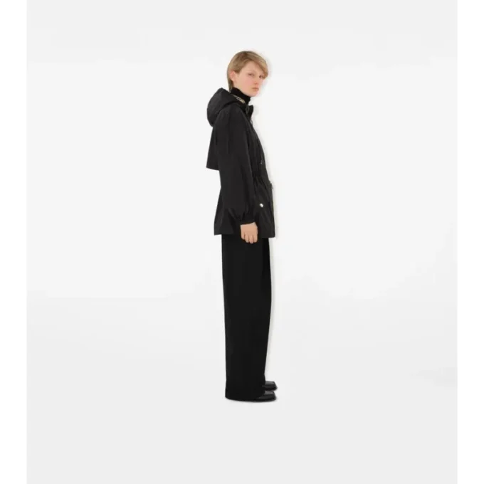 Nylon-Kapuzenjacke