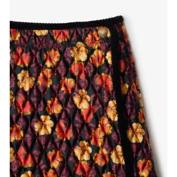 Rock aus gestepptem Nylon mit Geranium-Blatt-Muster