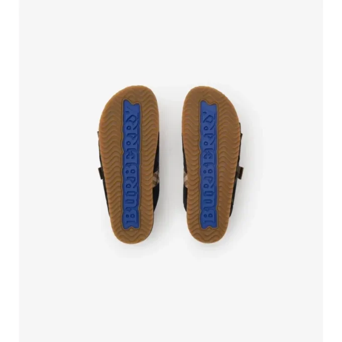 Sandalen aus Wildleder mit Karomuster