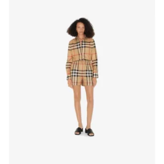 Shorts aus Baumwoll-Karostoff