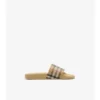 Slides mit Karomuster