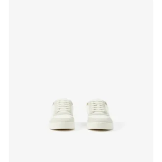 Sneaker aus Leder, Wildleder und Karomuster