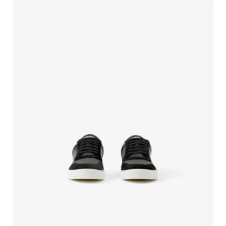 Sneaker aus Leder, Wildleder und Karomuster