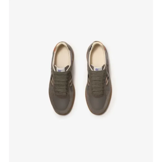 Sneaker aus Leder, Wildleder und Karomuster