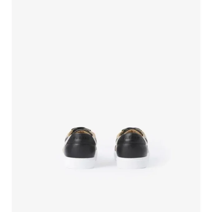 Sneaker mit Karomuster und Leder