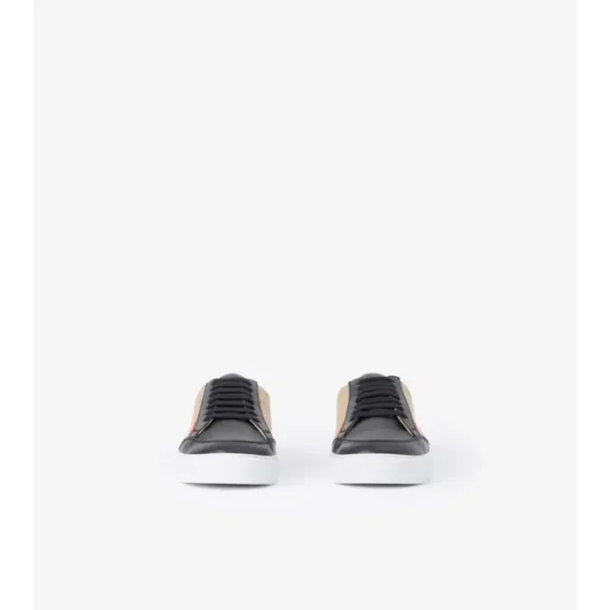 Sneaker mit Karomuster und Leder