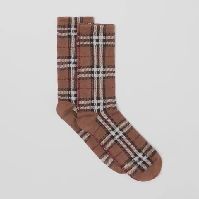 Socken aus Baumwoll-Kaschmir-Mischung mit Vintage Check-Muster im Intarsien-Strick