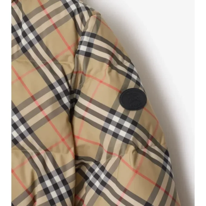 Steppjacke mit Kapuze aus Nylon im Burberry-Karomuster