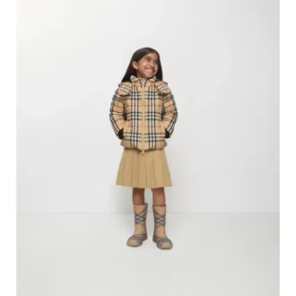 Steppjacke mit Kapuze im Burberry-Karomuster