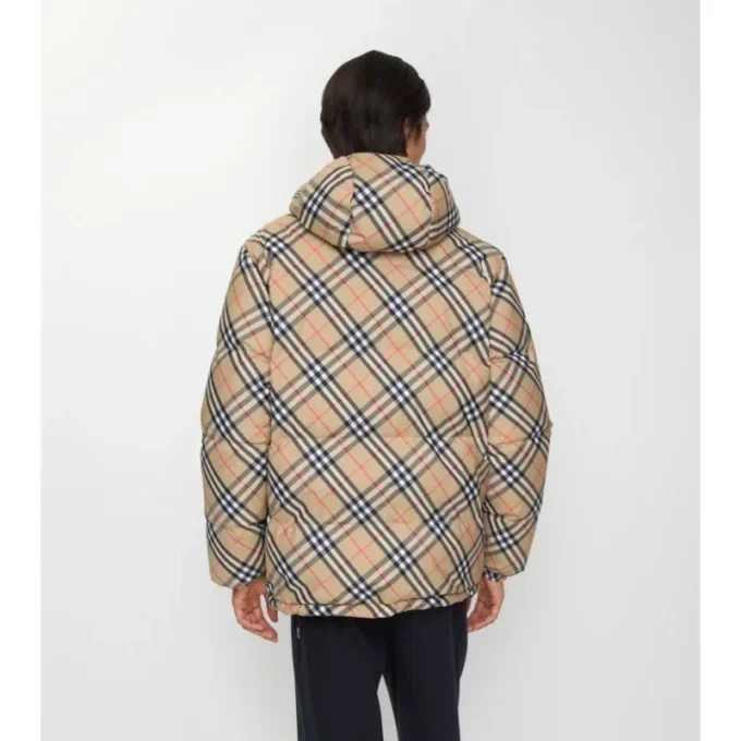 Wendbare Daunenjacke mit Kapuze und Karomuster