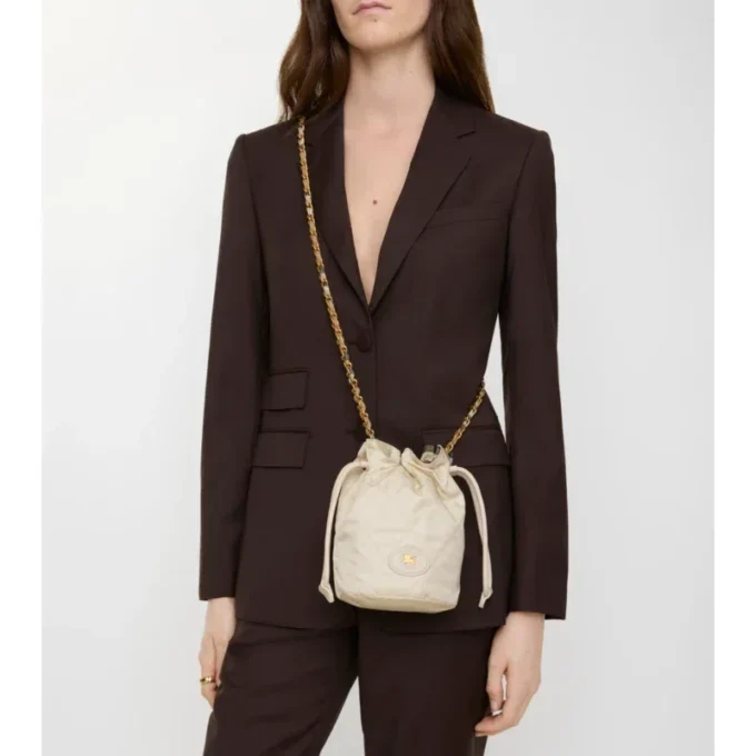 Wendbare Pouches mit Hufeisen-Kette