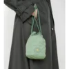 Wendbare Pouches mit Hufeisen-Kette