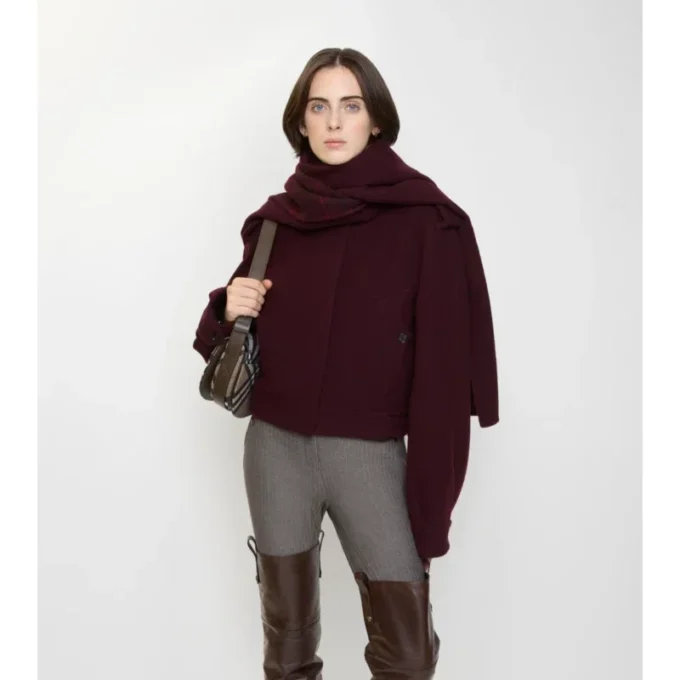 Wolljacke mit abnehmbarem Schal