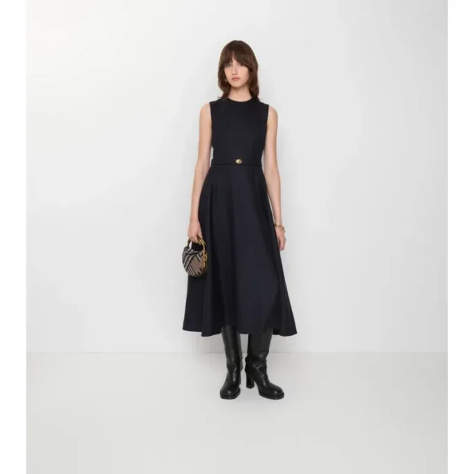 Wollkleid mit Gürtel und Karomuster
